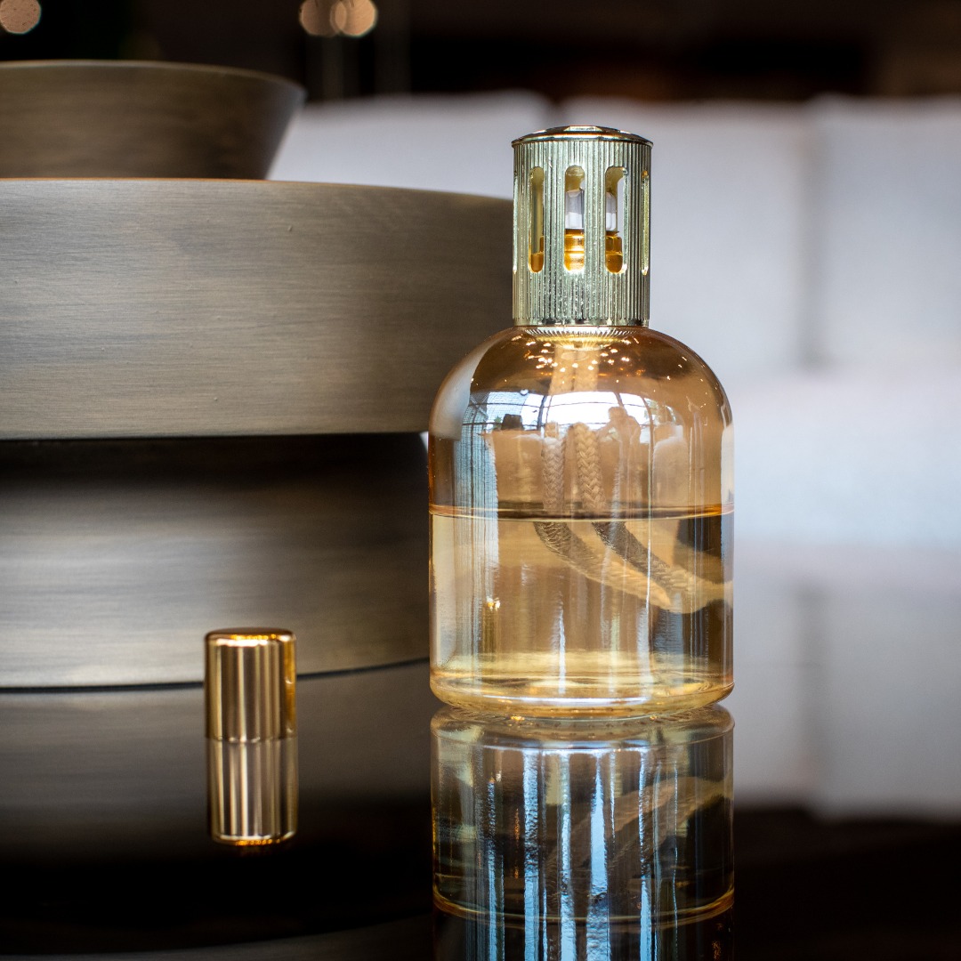 Kameraad Sophie Indirect ScentOil Lamp Cilinder Gold oliebrander Scentchips® – Lourens Collection